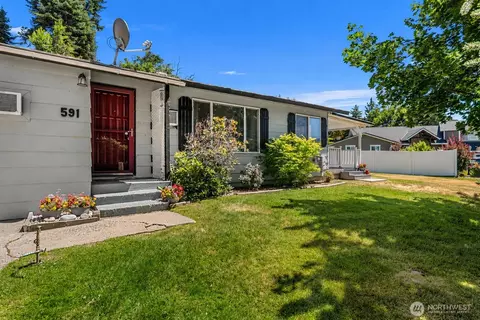 593 Rolfs Pl, East Wenatchee, WA 98802