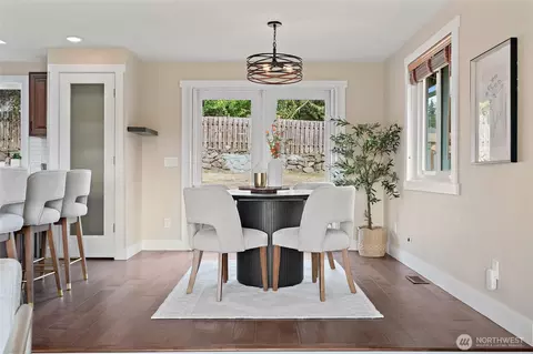 Dining - 21331 9th Pl W, Lynnwood, WA 98036 photo 1 of 4