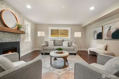 Living - 21331 9th Pl W, Lynnwood, WA 98036 photo 8 of 9