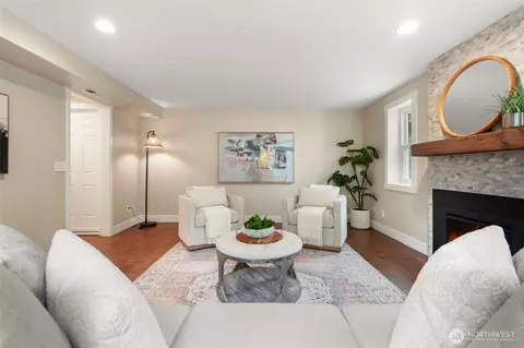 Living - 21331 9th Pl W, Lynnwood, WA 98036 photo 9 of 9