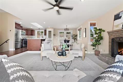 Living - 21331 9th Pl W, Lynnwood, WA 98036 photo 4 of 9