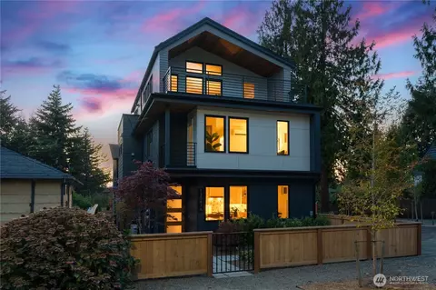 13047 39th Ave NE #A, Seattle, WA 98125