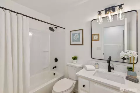 Bath - 3238 E Harbor Rd, Langley, WA 98260 photo 3 of 3