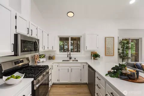 Kitchen - 3238 E Harbor Rd, Langley, WA 98260 photo 2 of 4