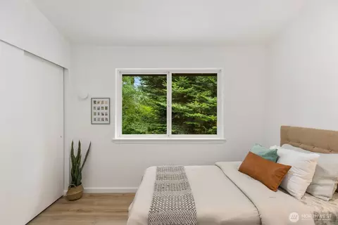 Bedroom - 3238 E Harbor Rd, Langley, WA 98260 photo 6 of 6