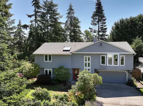 2130 Fairway Ln, Oak Harbor, WA 98277