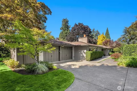 3001 Hunts Point Rd, Bellevue, WA 98004