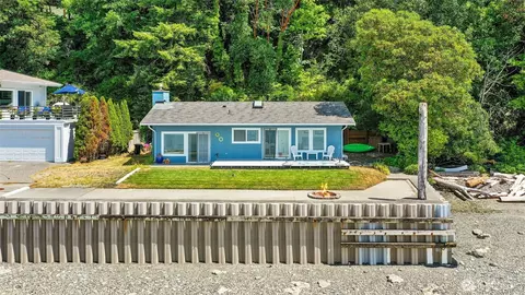 1122 Rockaway Ln, Camano Island, WA 98282