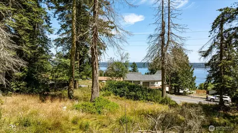 2458 N Bluff Rd, Greenbank, WA 98253