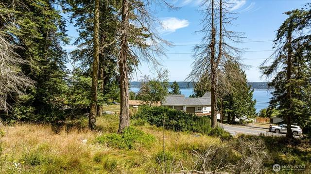2458 N Bluff Rd, Greenbank, WA 98253
