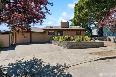 2610 NE 5th Ct, Renton, WA 98056