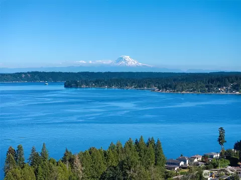 8064 E Commons Ct, Port Orchard, WA 98366