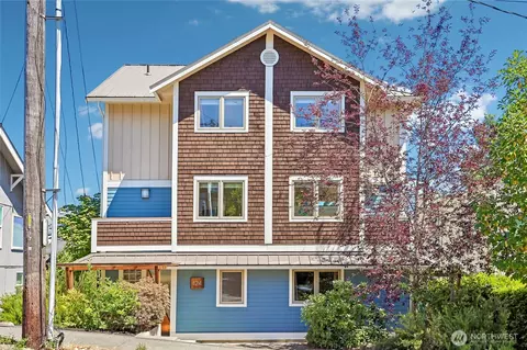 Exterior - 424 35th Ave S, Seattle, WA 98144 photo 1 of 2