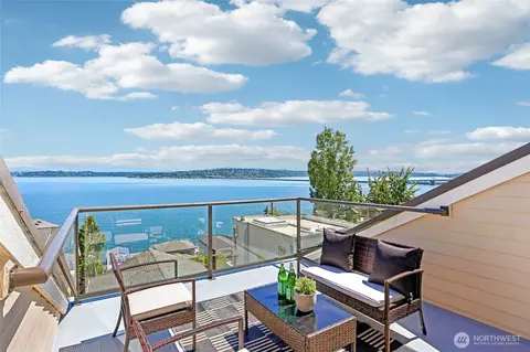 View/Area - 424 35th Ave S, Seattle, WA 98144 photo 4 of 6