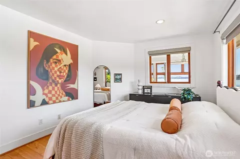 Bedroom - 424 35th Ave S, Seattle, WA 98144 photo 5 of 7