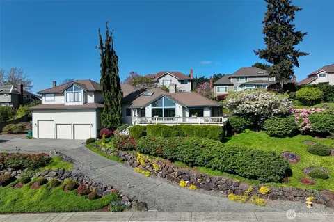 8211 128th Ave SE, Newcastle, WA 98056