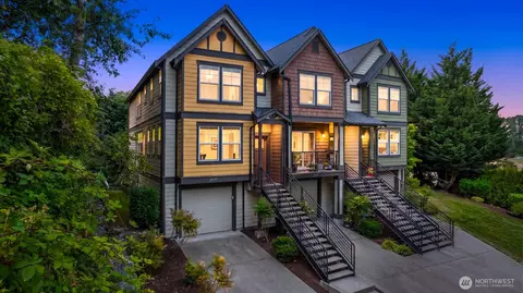 2755 SW Sylvan Heights Dr, Seattle, WA 98106