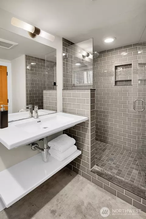 Bath - 1229 18th Ave E, Seattle, WA 98112 photo 2 of 2