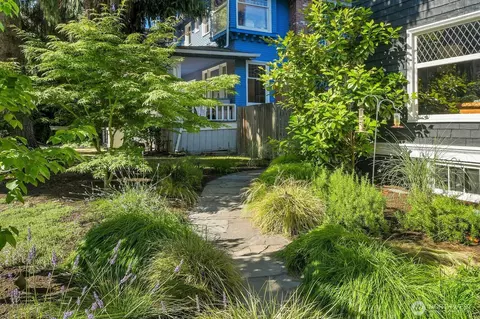 Exterior - 1229 18th Ave E, Seattle, WA 98112 photo 8 of 8
