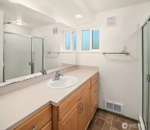 Bath - 12018 Gibson Rd, Everett, WA 98204 photo 2 of 2