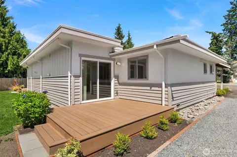 Exterior - 12018 Gibson Rd, Everett, WA 98204 photo 8 of 9