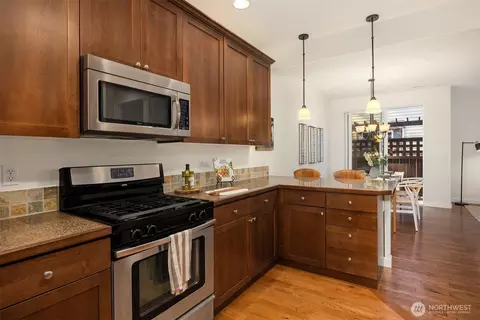 Kitchen - 816 148th Pl SE, Mill Creek, WA 98012 photo 2 of 4