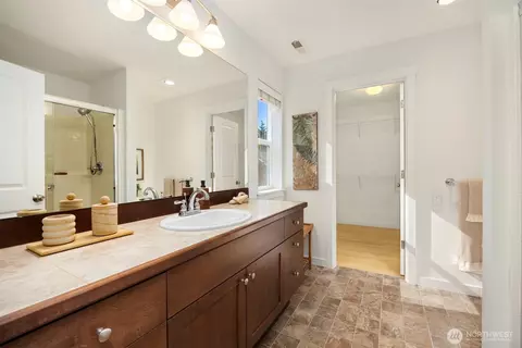 Bath - 816 148th Pl SE, Mill Creek, WA 98012 photo 2 of 4