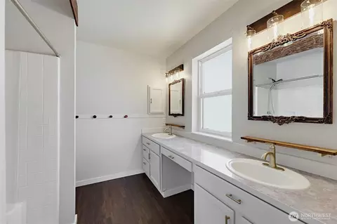 Bath - 402 Orting Ave NW, Orting, WA 98360 photo 3 of 4
