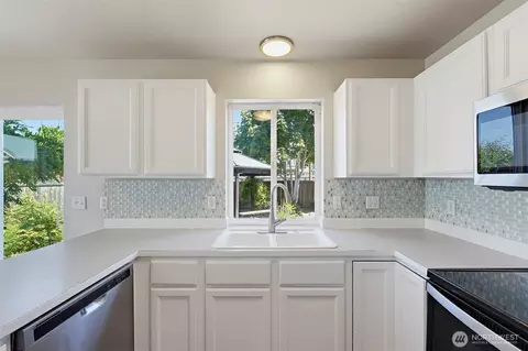 Kitchen - 402 Orting Ave NW, Orting, WA 98360 photo 2 of 4