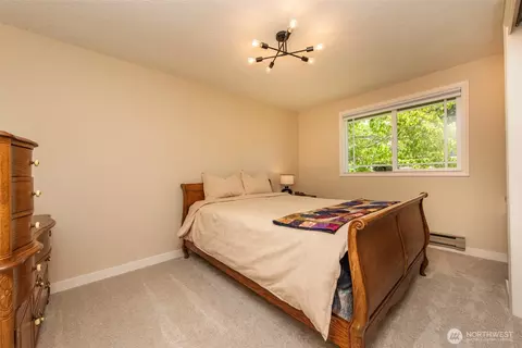 Bedroom - 408 W Eunice St, Sequim, WA 98382 photo 3 of 4