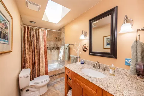 Bath - 408 W Eunice St, Sequim, WA 98382 photo 2 of 2