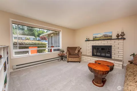 Living - 408 W Eunice St, Sequim, WA 98382 photo 3 of 6