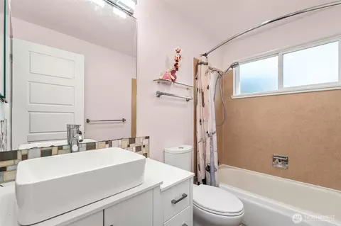 Bath - 14616 106th Ave NE, Bothell, WA 98011 photo 1 of 1