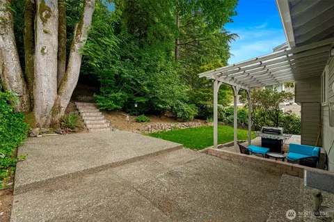Exterior - 14616 106th Ave NE, Bothell, WA 98011 photo 4 of 10