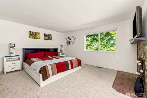 Bedroom - 14616 106th Ave NE, Bothell, WA 98011 photo 1 of 4