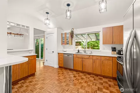 Kitchen - 14616 106th Ave NE, Bothell, WA 98011 photo 3 of 4