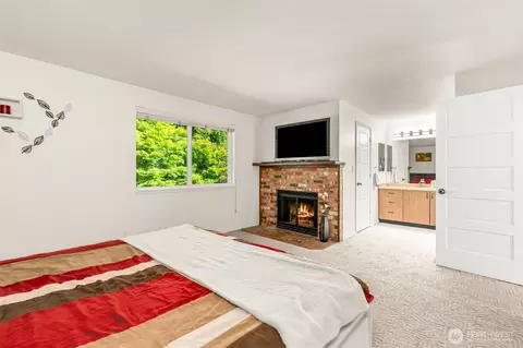 Bedroom - 14616 106th Ave NE, Bothell, WA 98011 photo 3 of 4