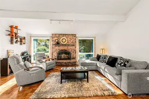 Living - 14616 106th Ave NE, Bothell, WA 98011 photo 1 of 3