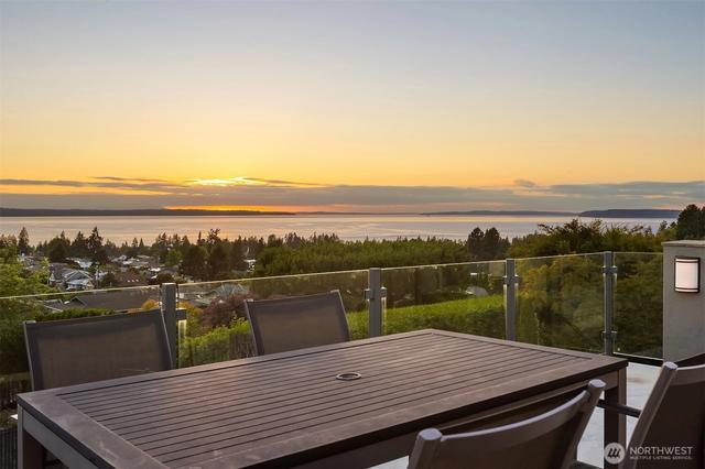 227 Highland Dr, Edmonds, WA 98020