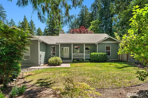 940 E Lakeshore Dr, Allyn, WA 98524