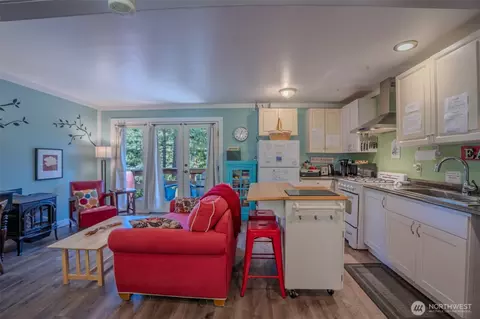 Kitchen - 1179 Rosario Rd, Eastsound, WA 98245 photo 3 of 4