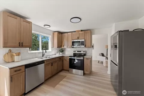 Kitchen - 204 Whitley St NW, Orting, WA 98360 photo 1 of 4