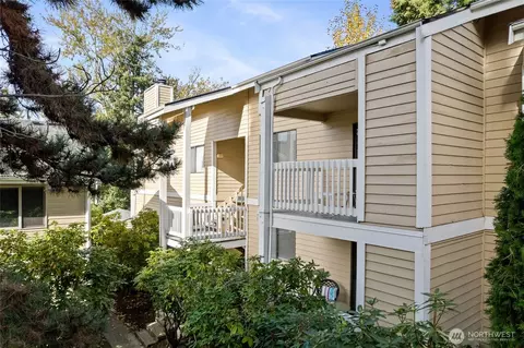 12840 SE 40th Ct #C5, Bellevue, WA 98006