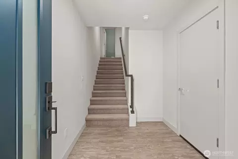 Entry Way - 17905 35th Ave SE #B4, Bothell, WA 98012 photo 1 of 2