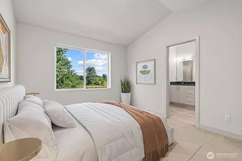 Bedroom - 17905 35th Ave SE #B4, Bothell, WA 98012 photo 2 of 5