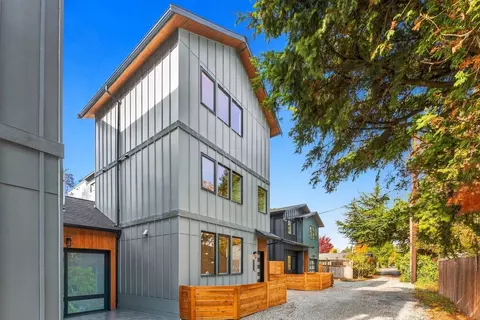 512 N 92nd St, Seattle, WA 98103