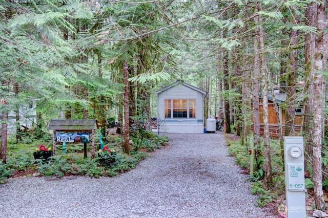57 Riverside Dr, Deming, WA 98244