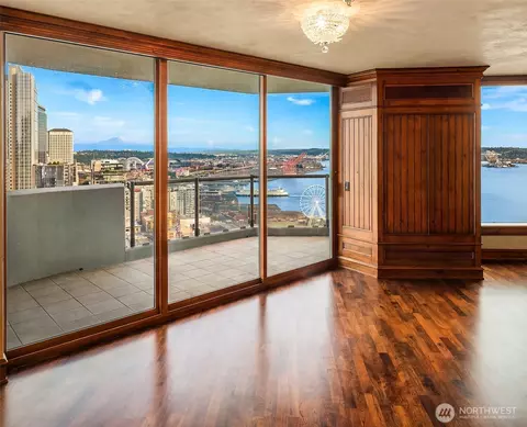 2000 1st Ave #2504, Seattle, WA 98121
