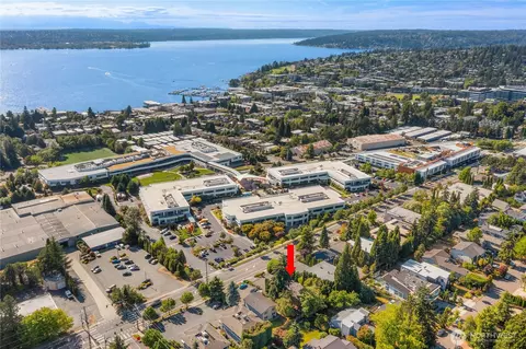 816 6th St S, Kirkland, WA 98033