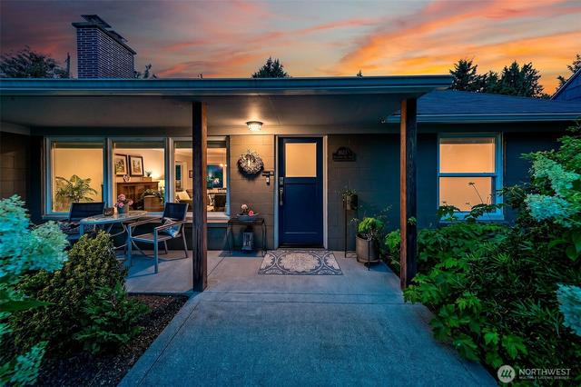 8623 30th Ave NE, Seattle, WA 98115